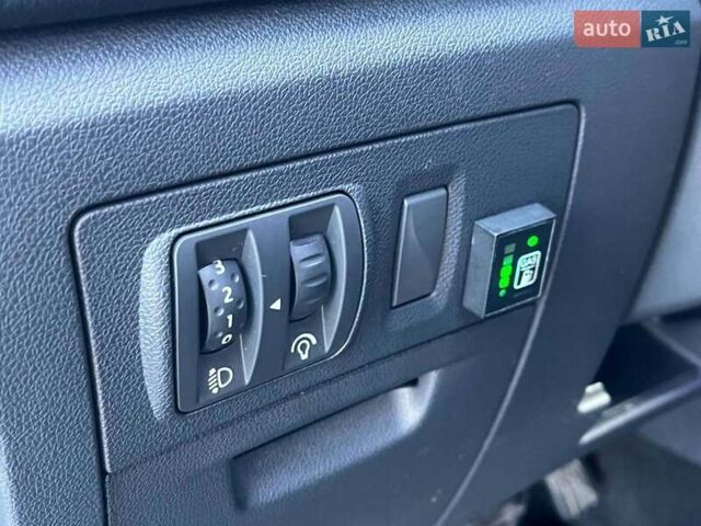 Белый Рено Латитьюд, объемом двигателя 2 л и пробегом 187 тыс. км за 7290 $, фото 22 на Automoto.ua