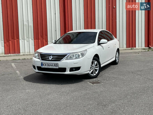 Белый Рено Латитьюд, объемом двигателя 2 л и пробегом 185 тыс. км за 7300 $, фото 9 на Automoto.ua