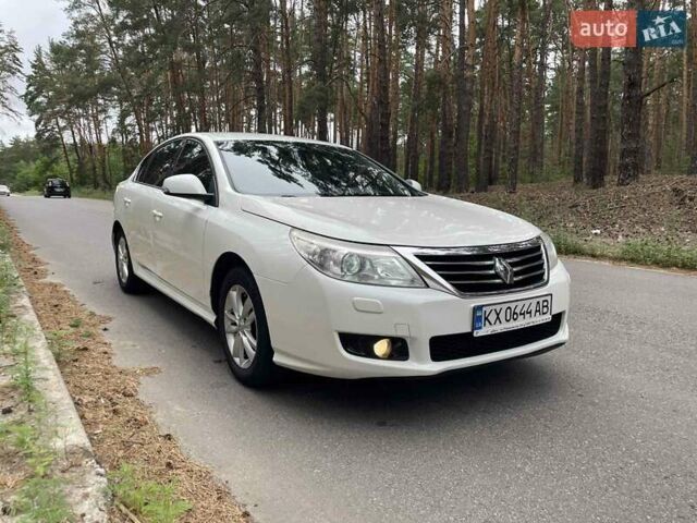 Білий Рено Латітьюд, об'ємом двигуна 2 л та пробігом 185 тис. км за 6950 $, фото 13 на Automoto.ua