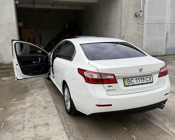 Білий Рено Латітьюд, об'ємом двигуна 2 л та пробігом 192 тис. км за 5700 $, фото 4 на Automoto.ua
