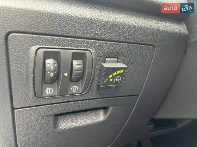 Білий Рено Латітьюд, об'ємом двигуна 2 л та пробігом 185 тис. км за 6950 $, фото 34 на Automoto.ua