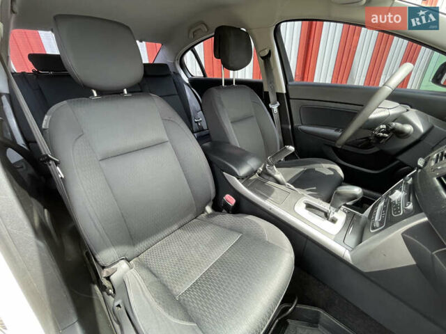 Белый Рено Латитьюд, объемом двигателя 2 л и пробегом 185 тыс. км за 7300 $, фото 16 на Automoto.ua