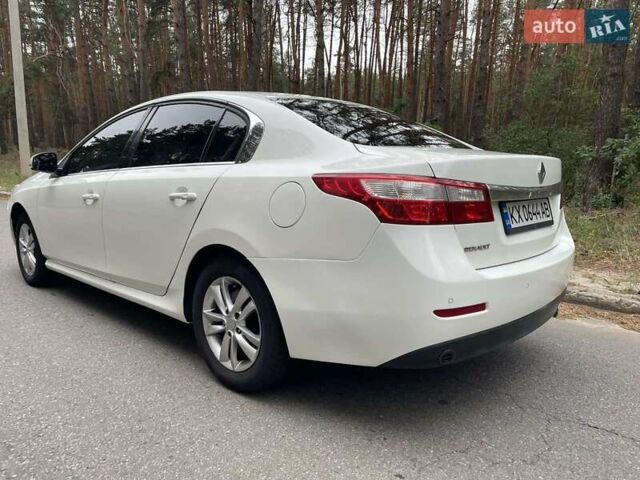 Білий Рено Латітьюд, об'ємом двигуна 2 л та пробігом 185 тис. км за 6950 $, фото 8 на Automoto.ua