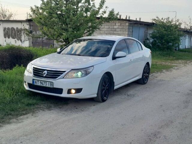 Білий Рено Латітьюд, об'ємом двигуна 2 л та пробігом 304 тис. км за 9282 $, фото 69 на Automoto.ua