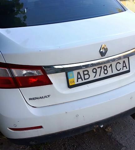 Білий Рено Латітьюд, об'ємом двигуна 2 л та пробігом 120 тис. км за 2000 $, фото 6 на Automoto.ua