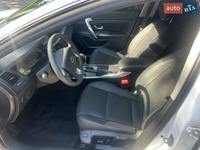 Белый Рено Латитьюд, объемом двигателя 2 л и пробегом 43 тыс. км за 14999 $, фото 39 на Automoto.ua