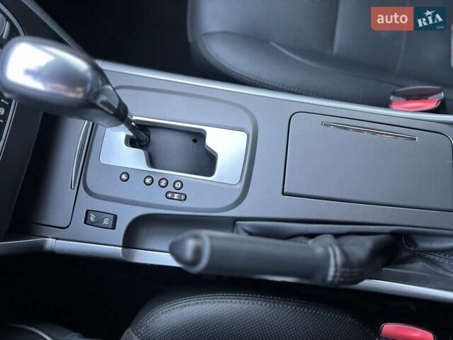 Білий Рено Латітьюд, об'ємом двигуна 2 л та пробігом 45 тис. км за 12800 $, фото 25 на Automoto.ua