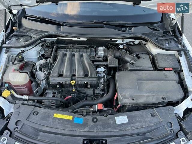 Білий Рено Латітьюд, об'ємом двигуна 2 л та пробігом 45 тис. км за 12800 $, фото 20 на Automoto.ua