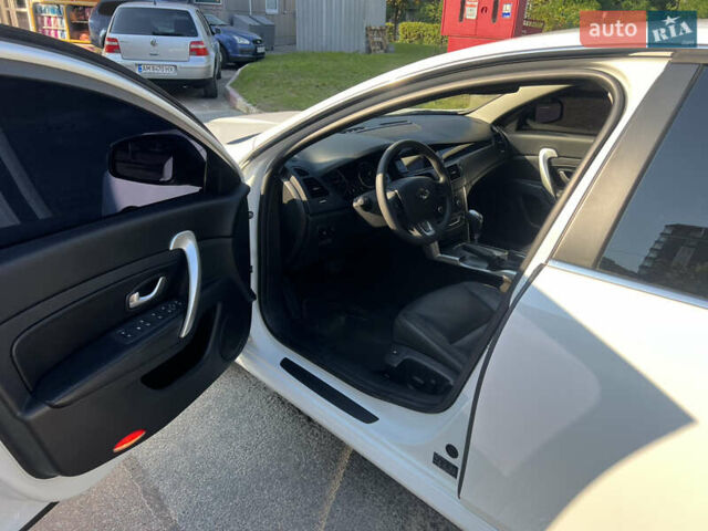 Белый Рено Латитьюд, объемом двигателя 2 л и пробегом 43 тыс. км за 14999 $, фото 72 на Automoto.ua