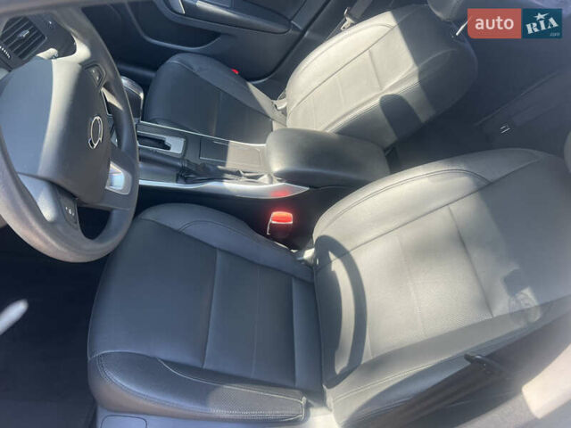 Белый Рено Латитьюд, объемом двигателя 2 л и пробегом 43 тыс. км за 14999 $, фото 41 на Automoto.ua