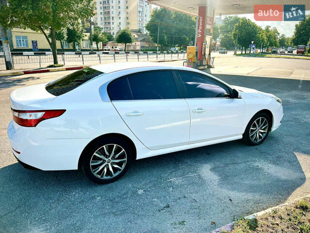 Белый Рено Латитьюд, объемом двигателя 2 л и пробегом 43 тыс. км за 14999 $, фото 63 на Automoto.ua