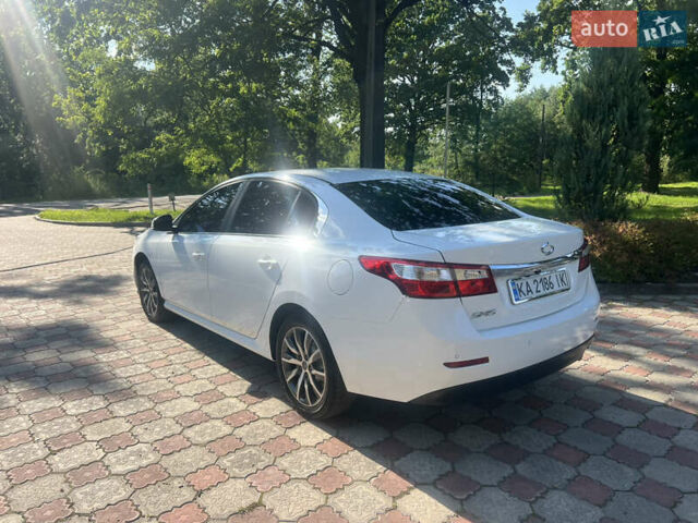 Белый Рено Латитьюд, объемом двигателя 2 л и пробегом 43 тыс. км за 14999 $, фото 5 на Automoto.ua