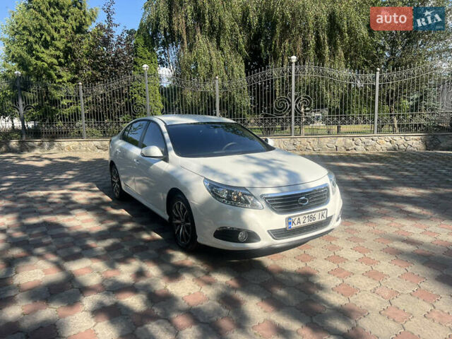 Белый Рено Латитьюд, объемом двигателя 2 л и пробегом 43 тыс. км за 14999 $, фото 35 на Automoto.ua