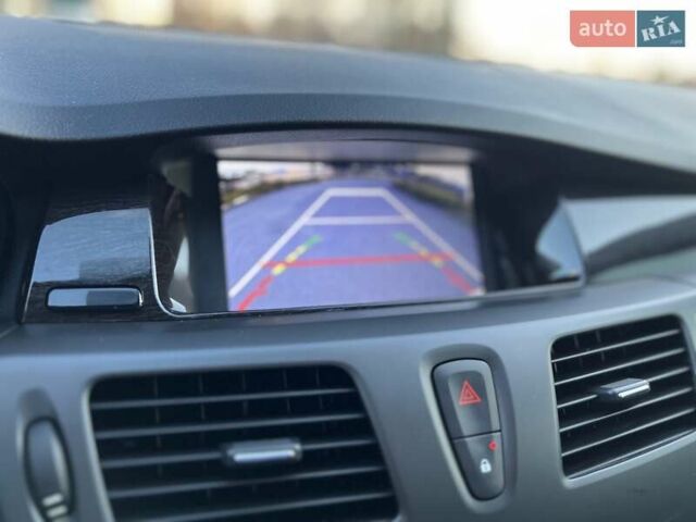 Білий Рено Латітьюд, об'ємом двигуна 2 л та пробігом 45 тис. км за 12800 $, фото 23 на Automoto.ua