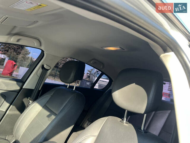 Белый Рено Латитьюд, объемом двигателя 2 л и пробегом 43 тыс. км за 14999 $, фото 77 на Automoto.ua