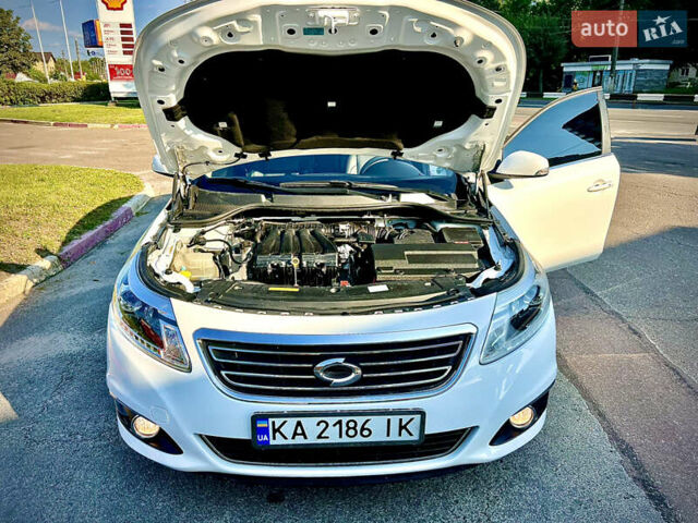 Белый Рено Латитьюд, объемом двигателя 2 л и пробегом 43 тыс. км за 14999 $, фото 75 на Automoto.ua