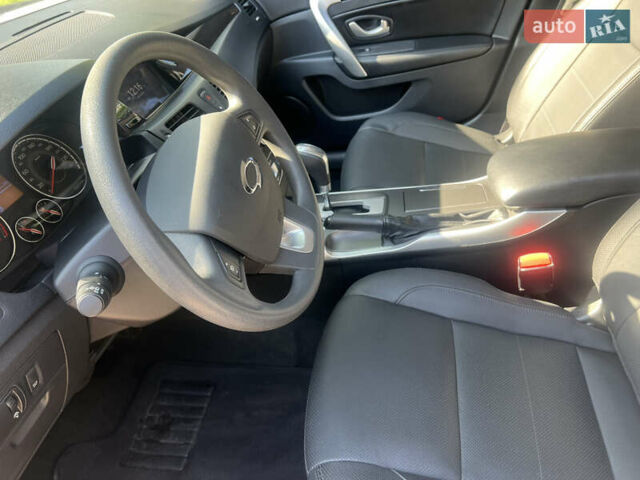 Белый Рено Латитьюд, объемом двигателя 2 л и пробегом 43 тыс. км за 14999 $, фото 46 на Automoto.ua