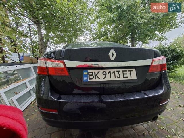 Черный Рено Латитьюд, объемом двигателя 2 л и пробегом 230 тыс. км за 7230 $, фото 1 на Automoto.ua