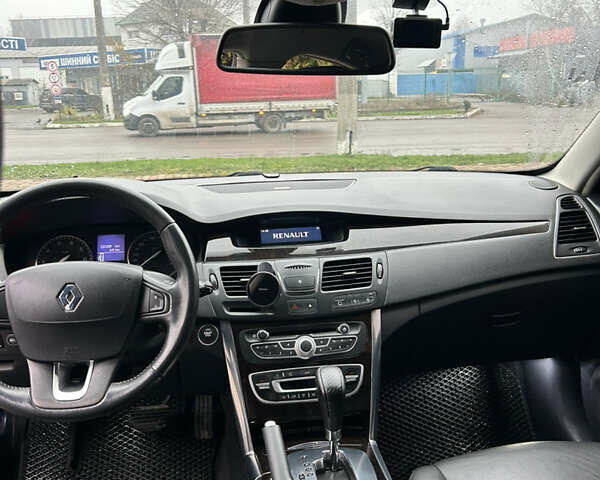 Черный Рено Латитьюд, объемом двигателя 2.5 л и пробегом 237 тыс. км за 9100 $, фото 9 на Automoto.ua