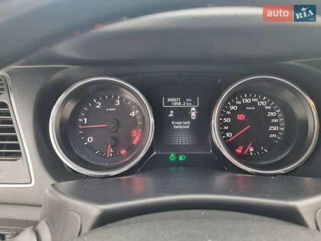Черный Рено Латитьюд, объемом двигателя 2 л и пробегом 308 тыс. км за 9000 $, фото 5 на Automoto.ua