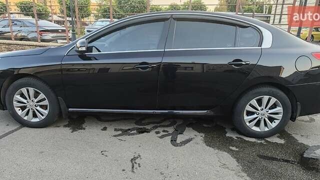 Черный Рено Латитьюд, объемом двигателя 2 л и пробегом 108 тыс. км за 8600 $, фото 3 на Automoto.ua