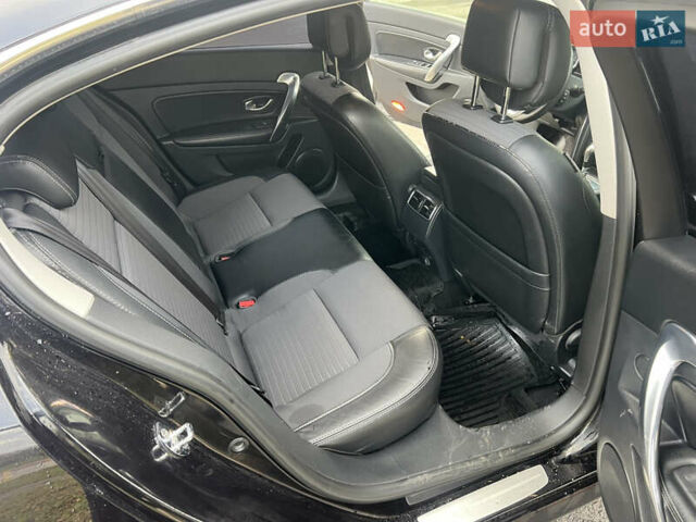 Чорний Рено Латітьюд, об'ємом двигуна 2 л та пробігом 260 тис. км за 9999 $, фото 19 на Automoto.ua