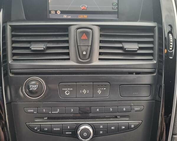 Черный Рено Латитьюд, объемом двигателя 2 л и пробегом 308 тыс. км за 9000 $, фото 9 на Automoto.ua