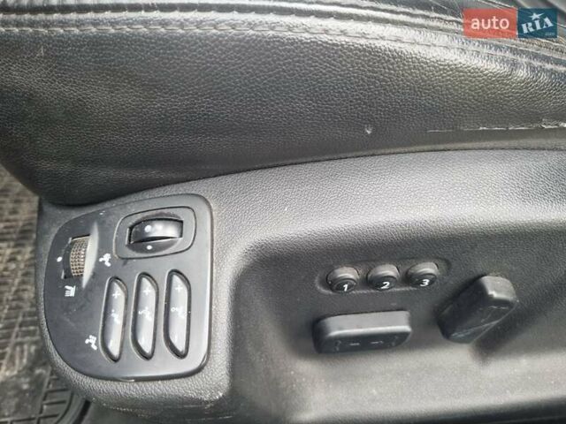 Черный Рено Латитьюд, объемом двигателя 2 л и пробегом 308 тыс. км за 9000 $, фото 3 на Automoto.ua