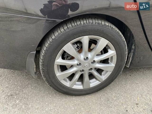 Черный Рено Латитьюд, объемом двигателя 2.5 л и пробегом 306 тыс. км за 6300 $, фото 22 на Automoto.ua