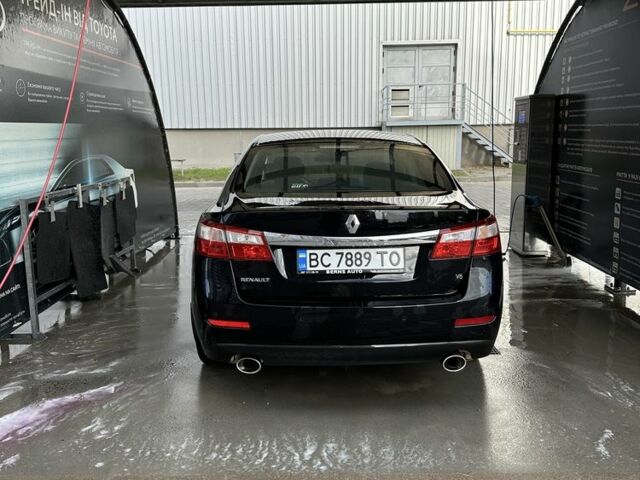Черный Рено Латитьюд, объемом двигателя 2.5 л и пробегом 306 тыс. км за 6300 $, фото 1 на Automoto.ua