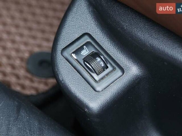 Рено Латитьюд 2012 в Киеве на Automoto.ua Черный Рено Латитьюд, объемом двигателя 2 л и пробегом 190 тыс. км за 8400 $, фото 10 на Automoto.ua