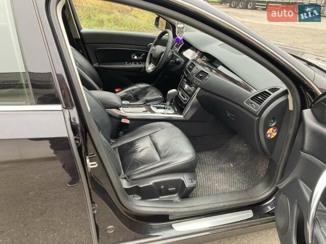 Черный Рено Латитьюд, объемом двигателя 2.5 л и пробегом 306 тыс. км за 6300 $, фото 23 на Automoto.ua