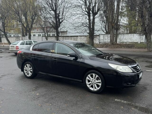 Черный Рено Латитьюд, объемом двигателя 2 л и пробегом 198 тыс. км за 6000 $, фото 2 на Automoto.ua