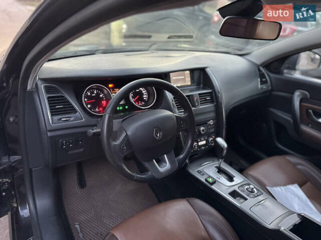 Черный Рено Латитьюд, объемом двигателя 2 л и пробегом 190 тыс. км за 6550 $, фото 9 на Automoto.ua