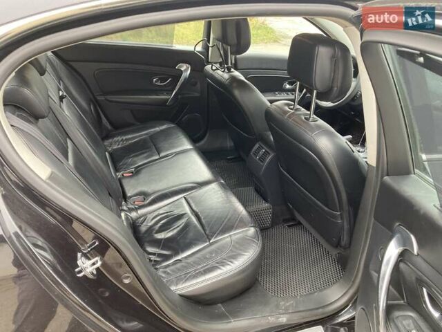 Черный Рено Латитьюд, объемом двигателя 2.5 л и пробегом 306 тыс. км за 6300 $, фото 21 на Automoto.ua