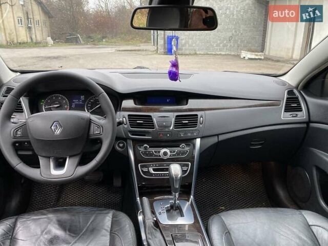 Черный Рено Латитьюд, объемом двигателя 2.5 л и пробегом 306 тыс. км за 6300 $, фото 18 на Automoto.ua