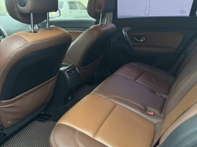 Черный Рено Латитьюд, объемом двигателя 2 л и пробегом 198 тыс. км за 6000 $, фото 7 на Automoto.ua