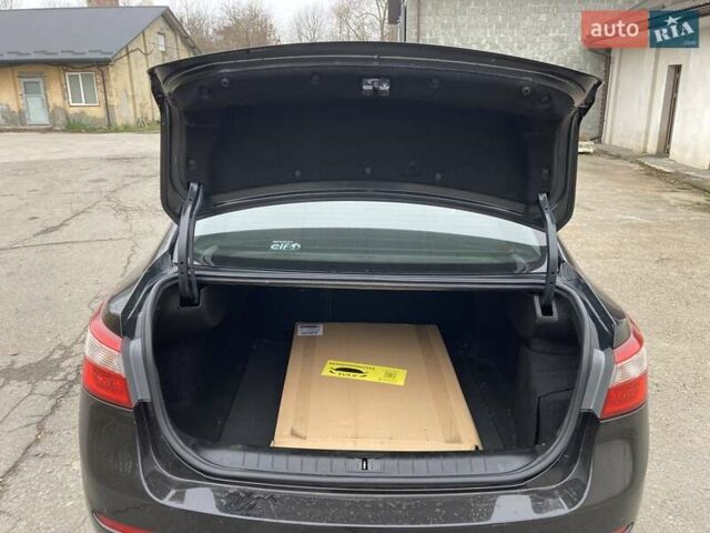 Черный Рено Латитьюд, объемом двигателя 2.5 л и пробегом 306 тыс. км за 6300 $, фото 20 на Automoto.ua