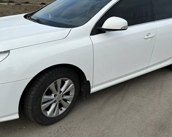 Рено Латітьюд, об'ємом двигуна 2 л та пробігом 130 тис. км за 7500 $, фото 1 на Automoto.ua