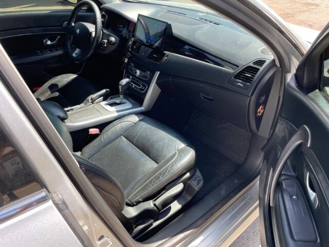 Сірий Рено Латітьюд, об'ємом двигуна 2.5 л та пробігом 260 тис. км за 6500 $, фото 6 на Automoto.ua