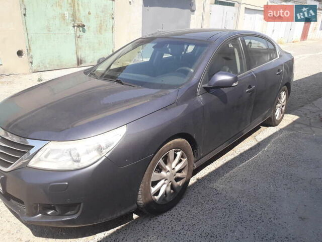 Сірий Рено Латітьюд, об'ємом двигуна 2.5 л та пробігом 210 тис. км за 6500 $, фото 2 на Automoto.ua