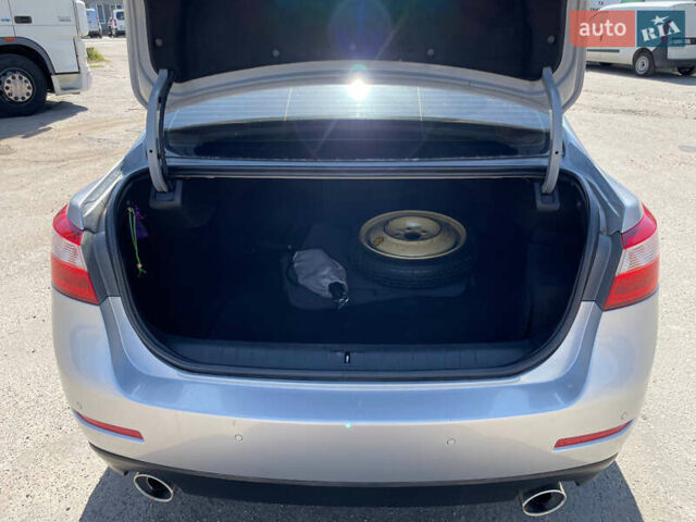 Серый Рено Латитьюд, объемом двигателя 2.5 л и пробегом 280 тыс. км за 6000 $, фото 4 на Automoto.ua