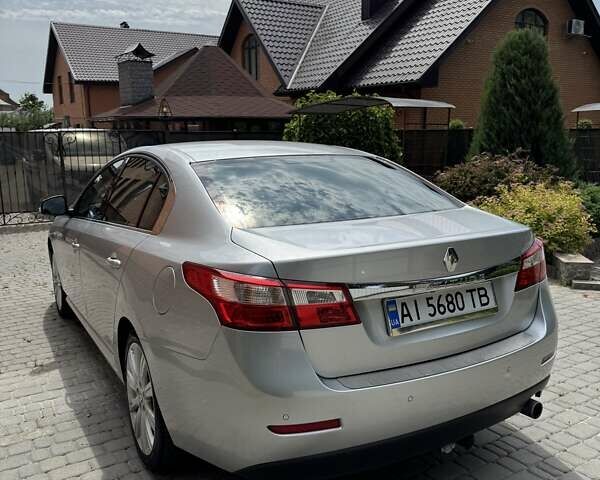Сірий Рено Латітьюд, об'ємом двигуна 2 л та пробігом 168 тис. км за 8200 $, фото 7 на Automoto.ua