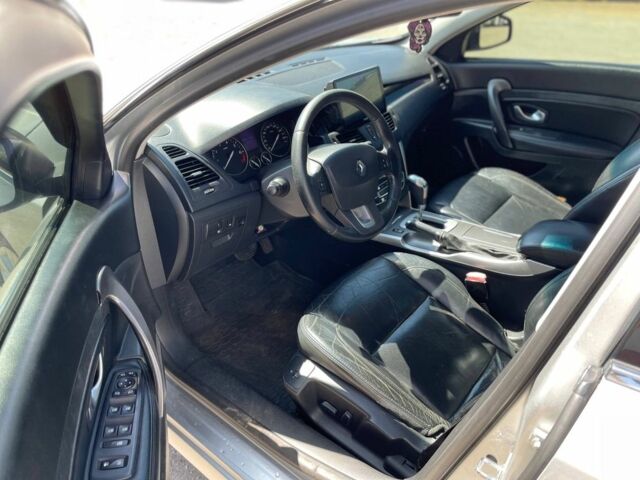 Сірий Рено Латітьюд, об'ємом двигуна 2.5 л та пробігом 260 тис. км за 6500 $, фото 5 на Automoto.ua