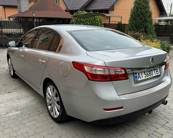 Сірий Рено Латітьюд, об'ємом двигуна 2 л та пробігом 168 тис. км за 8200 $, фото 4 на Automoto.ua