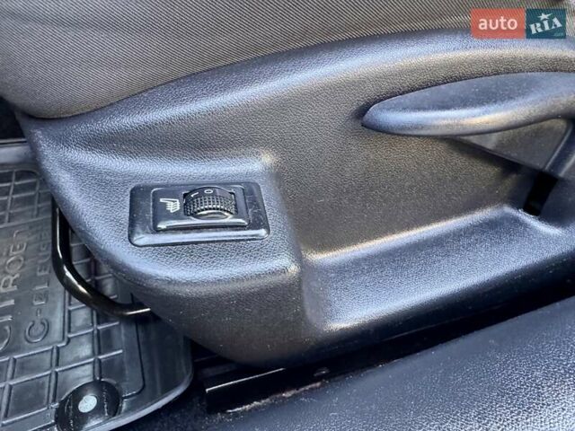 Рено Латитьюд 2011 в Одессе на Automoto.ua Серый Рено Латитьюд, объемом двигателя 2 л и пробегом 161 тыс. км за 6999 $, фото 38 на Automoto.ua