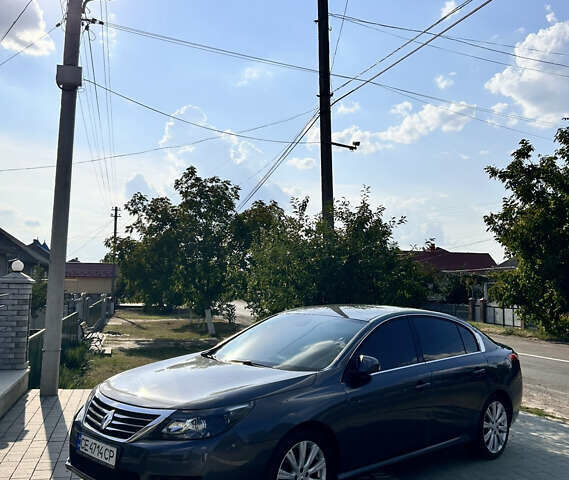 Серый Рено Латитьюд, объемом двигателя 2 л и пробегом 220 тыс. км за 8000 $, фото 1 на Automoto.ua