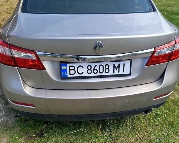 Серый Рено Латитьюд, объемом двигателя 2 л и пробегом 275 тыс. км за 7450 $, фото 5 на Automoto.ua