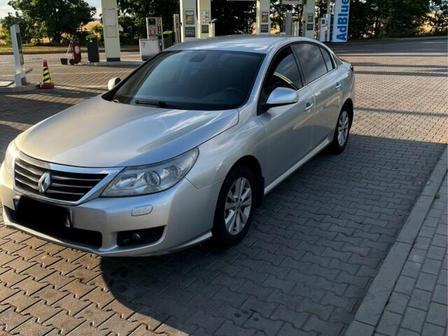 Серый Рено Латитьюд, объемом двигателя 2 л и пробегом 190 тыс. км за 7500 $, фото 4 на Automoto.ua