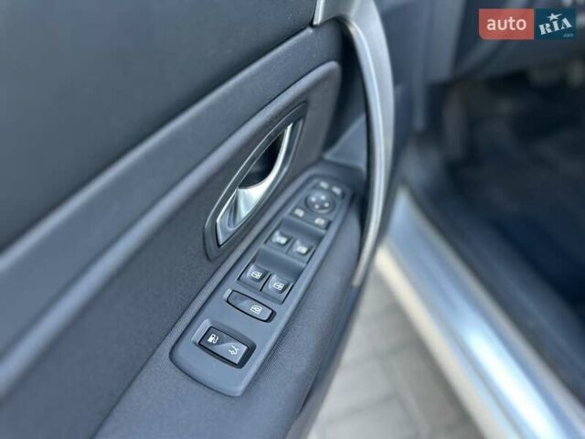 Рено Латитьюд 2011 в Киеве на Automoto.ua Серый Рено Латитьюд, объемом двигателя 2 л и пробегом 187 тыс. км за 7000 $, фото 18 на Automoto.ua